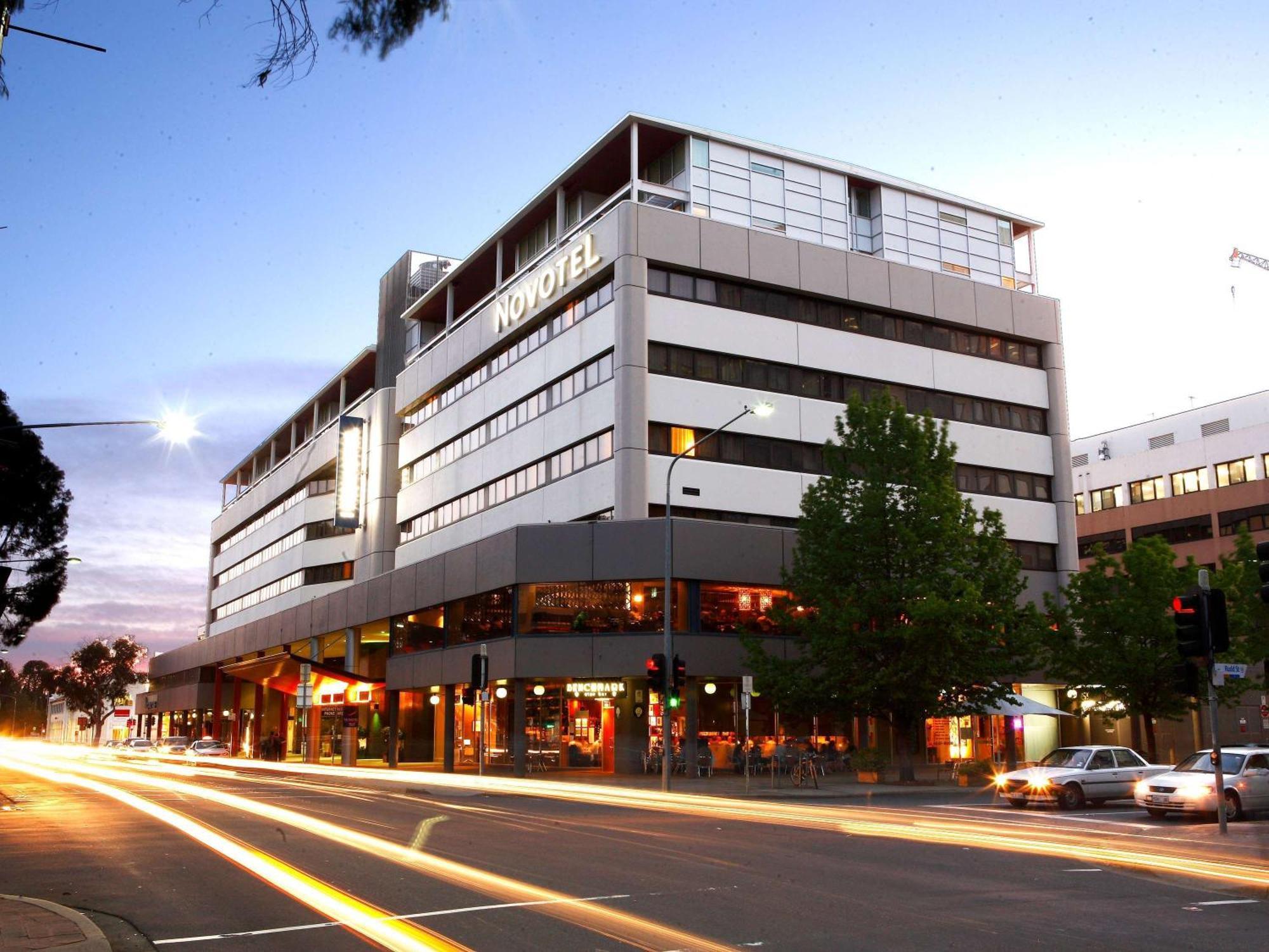 Novotel Canberra Exterior photo